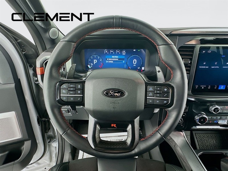 Ford F-150 Vehicle Full-screen Gallery Image 15