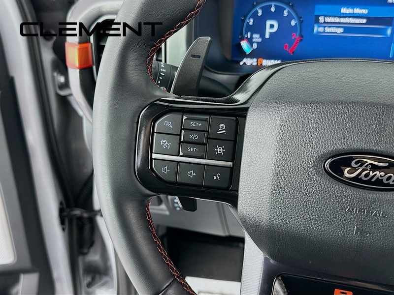 Ford F-150 Vehicle Full-screen Gallery Image 16