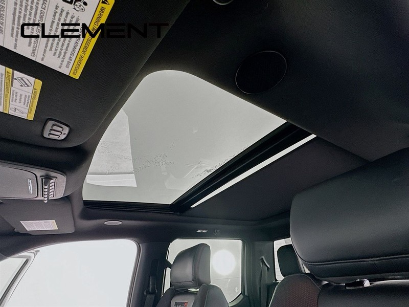 Ford F-150 Vehicle Full-screen Gallery Image 26