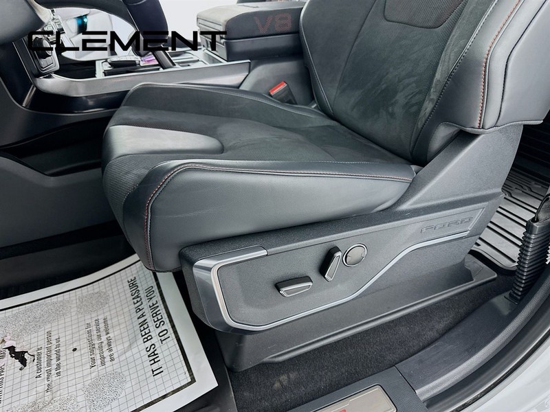 Ford F-150 Vehicle Full-screen Gallery Image 30