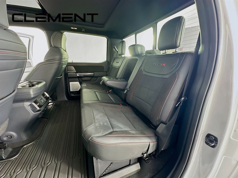 Ford F-150 Vehicle Full-screen Gallery Image 33