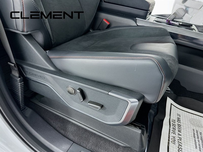 Ford F-150 Vehicle Full-screen Gallery Image 35