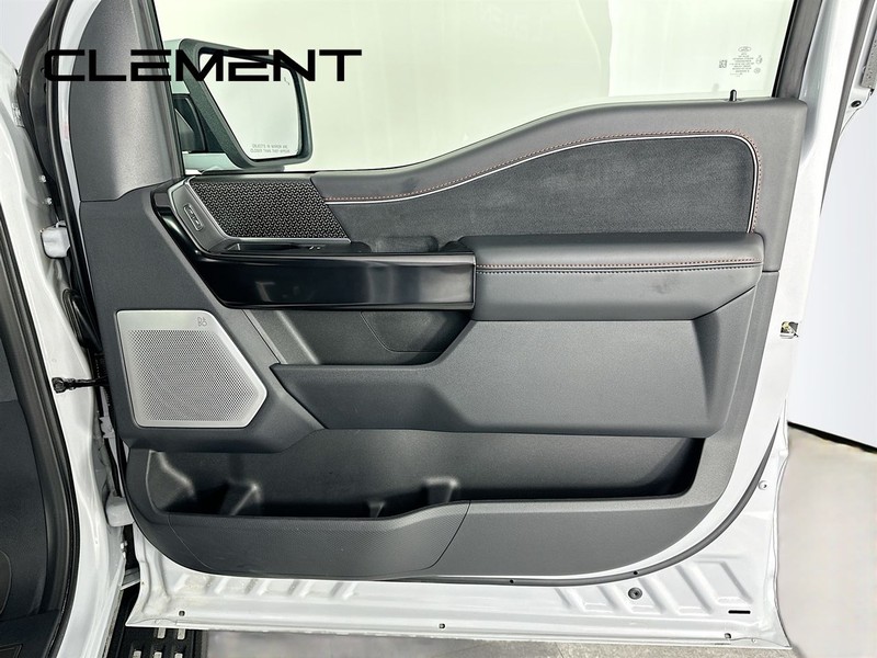 Ford F-150 Vehicle Full-screen Gallery Image 37