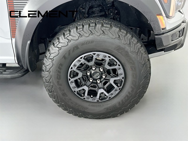 Ford F-150 Vehicle Full-screen Gallery Image 38