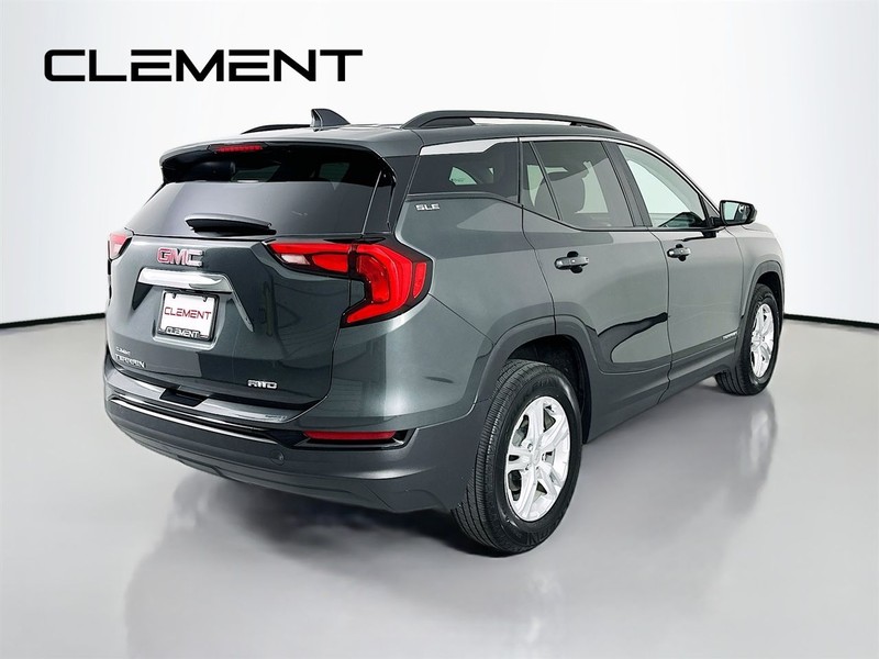 GMC Terrain Vehicle Full-screen Gallery Image 7