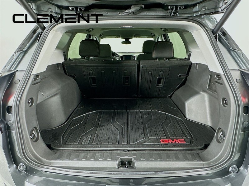 GMC Terrain Vehicle Full-screen Gallery Image 11