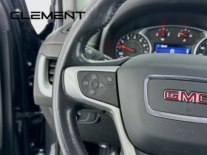 GMC Terrain Vehicle Full-screen Gallery Image 16