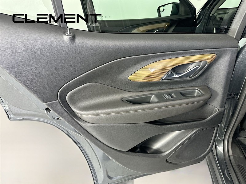 GMC Terrain Vehicle Full-screen Gallery Image 30