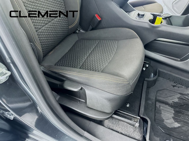 GMC Terrain Vehicle Full-screen Gallery Image 32