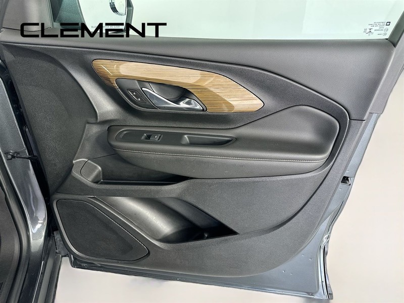 GMC Terrain Vehicle Full-screen Gallery Image 34