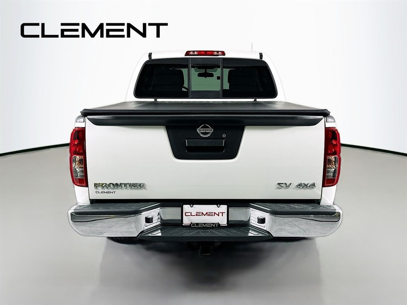 Nissan Frontier Vehicle Full-screen Gallery Image 8