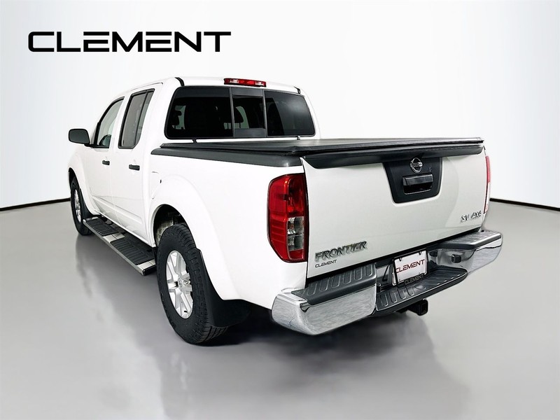 Nissan Frontier Vehicle Full-screen Gallery Image 10