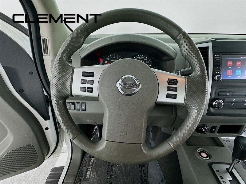 Nissan Frontier Vehicle Full-screen Gallery Image 15
