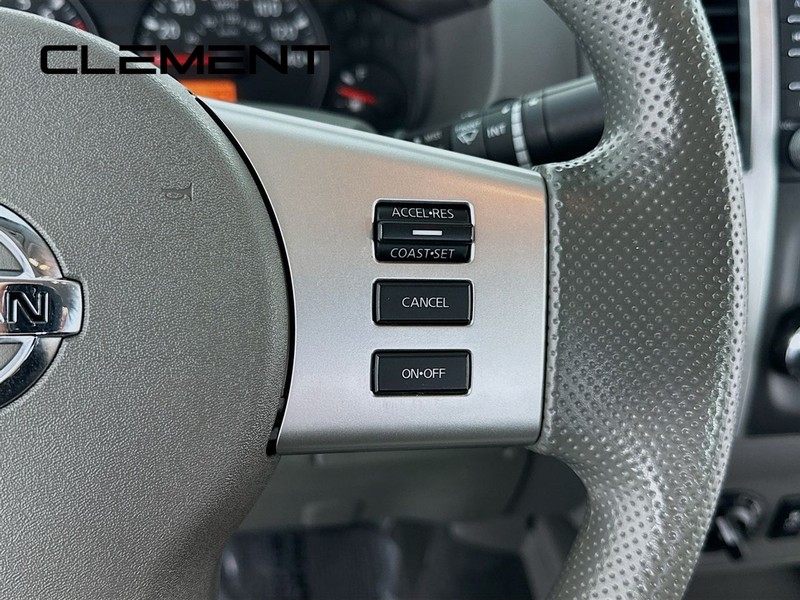 Nissan Frontier Vehicle Full-screen Gallery Image 17