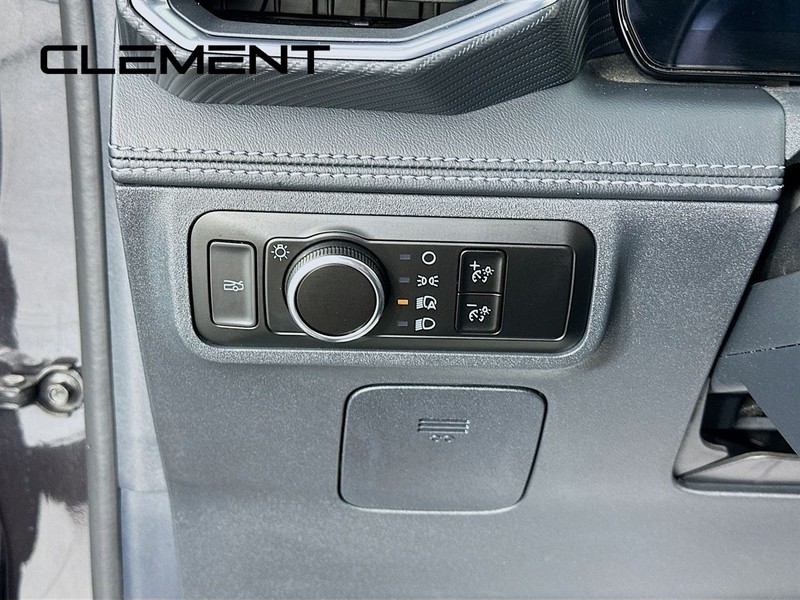 Ford Mustang Vehicle Full-screen Gallery Image 14