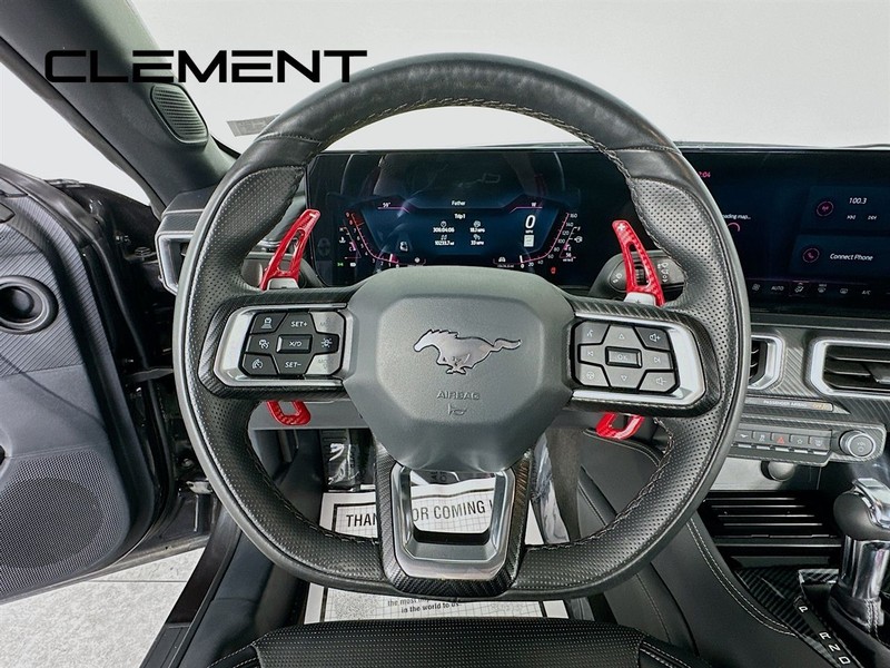 Ford Mustang Vehicle Full-screen Gallery Image 15