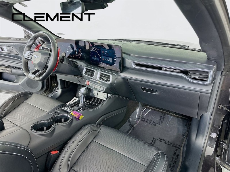 Ford Mustang Vehicle Full-screen Gallery Image 34