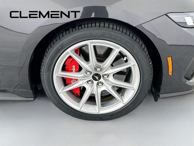 Ford Mustang Vehicle Full-screen Gallery Image 36
