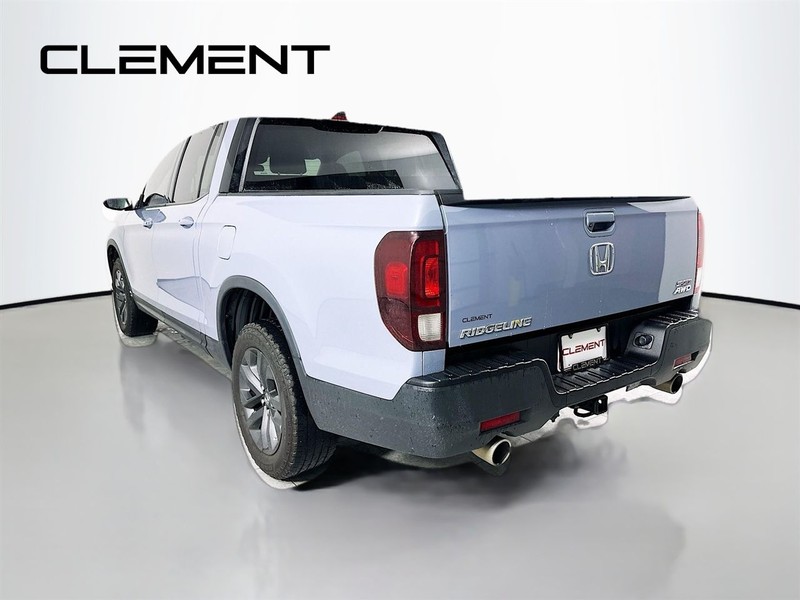 Honda Ridgeline Vehicle Full-screen Gallery Image 10
