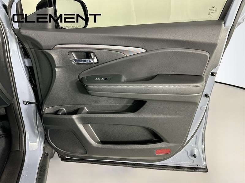Honda Ridgeline Vehicle Full-screen Gallery Image 33