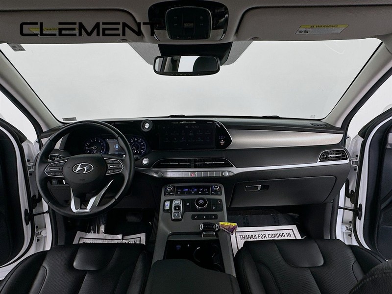 Hyundai Palisade Vehicle Full-screen Gallery Image 12