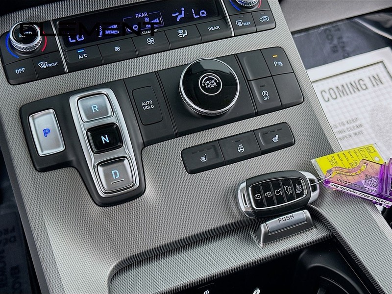 Hyundai Palisade Vehicle Full-screen Gallery Image 24