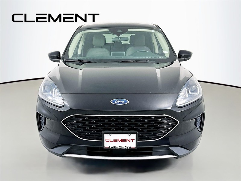 Ford Escape Vehicle Full-screen Gallery Image 3