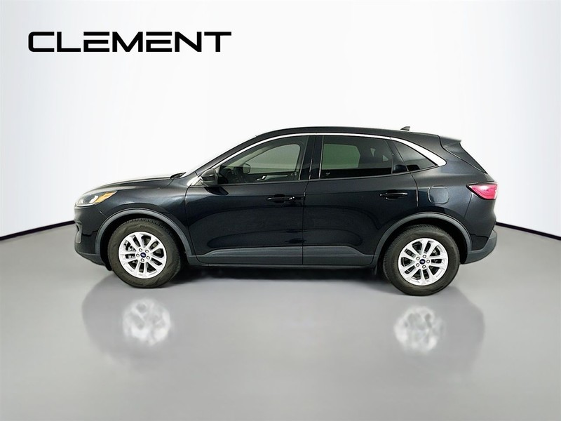 Ford Escape Vehicle Full-screen Gallery Image 6