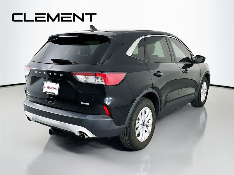 Ford Escape Vehicle Full-screen Gallery Image 7