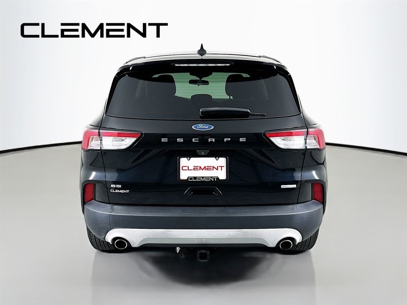 Ford Escape Vehicle Full-screen Gallery Image 8