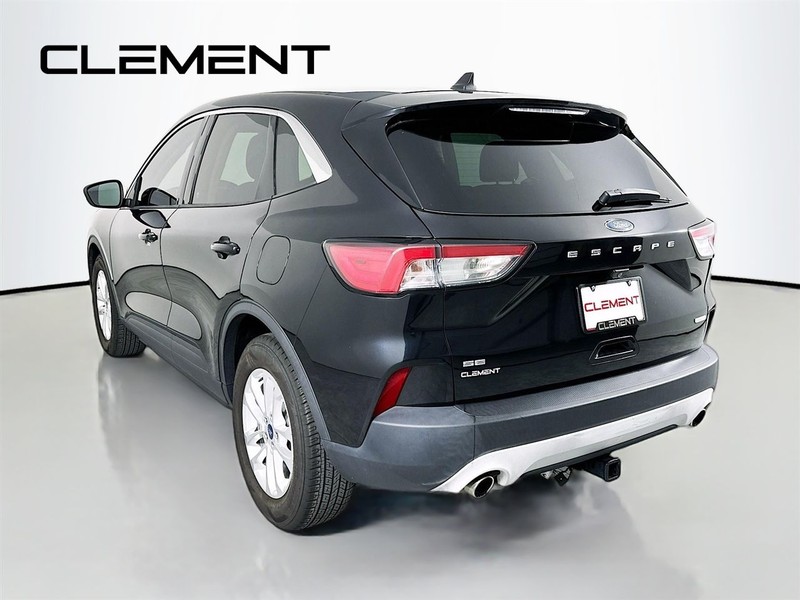 Ford Escape Vehicle Full-screen Gallery Image 10