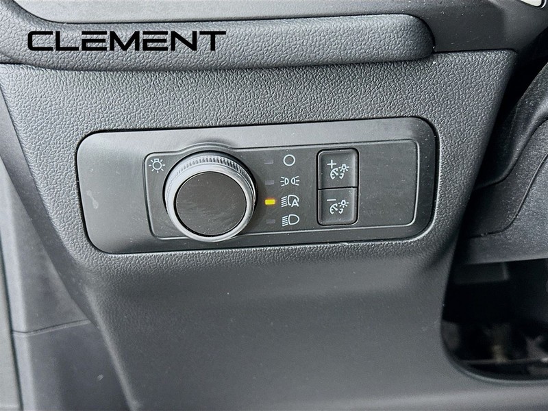 Ford Escape Vehicle Full-screen Gallery Image 14