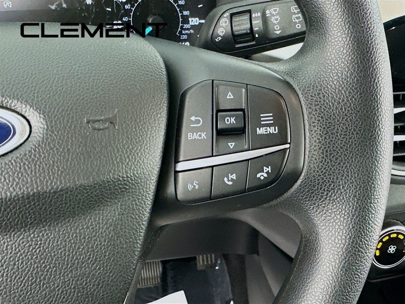Ford Escape Vehicle Full-screen Gallery Image 17