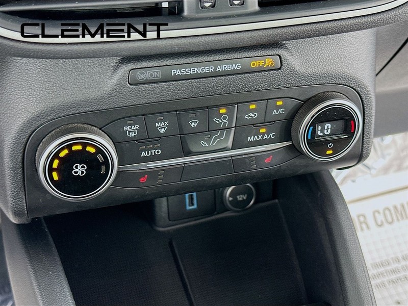 Ford Escape Vehicle Full-screen Gallery Image 20