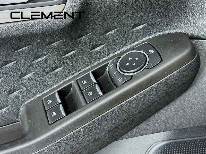 Ford Escape Vehicle Full-screen Gallery Image 24