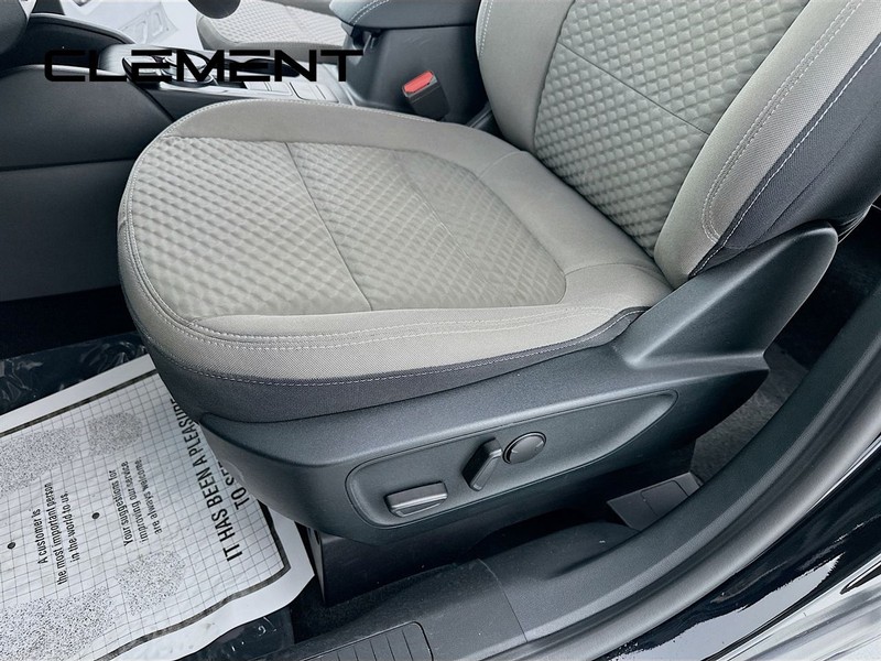 Ford Escape Vehicle Full-screen Gallery Image 27