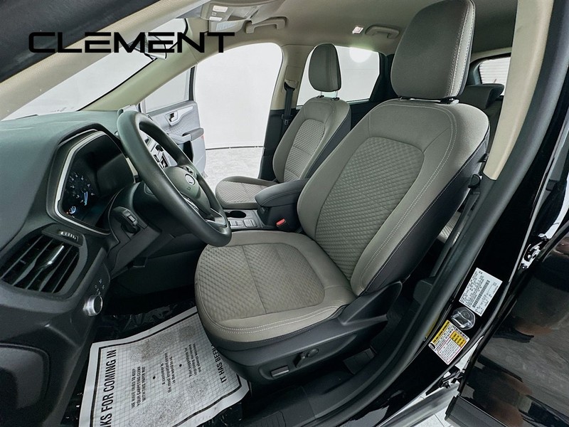 Ford Escape Vehicle Full-screen Gallery Image 28