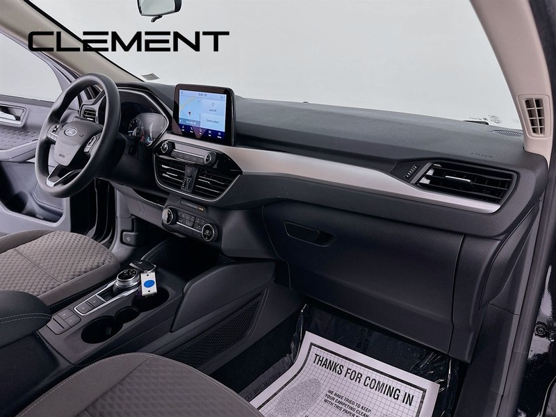 Ford Escape Vehicle Full-screen Gallery Image 32