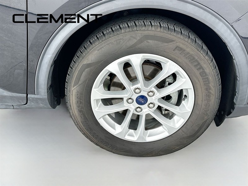 Ford Escape Vehicle Full-screen Gallery Image 34