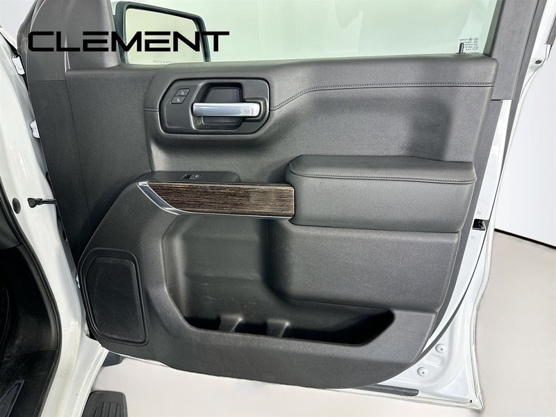 GMC Sierra 1500 Vehicle Full-screen Gallery Image 34