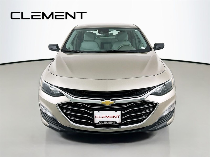 Chevrolet Malibu Vehicle Full-screen Gallery Image 03