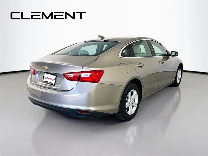 Chevrolet Malibu Vehicle Full-screen Gallery Image 07