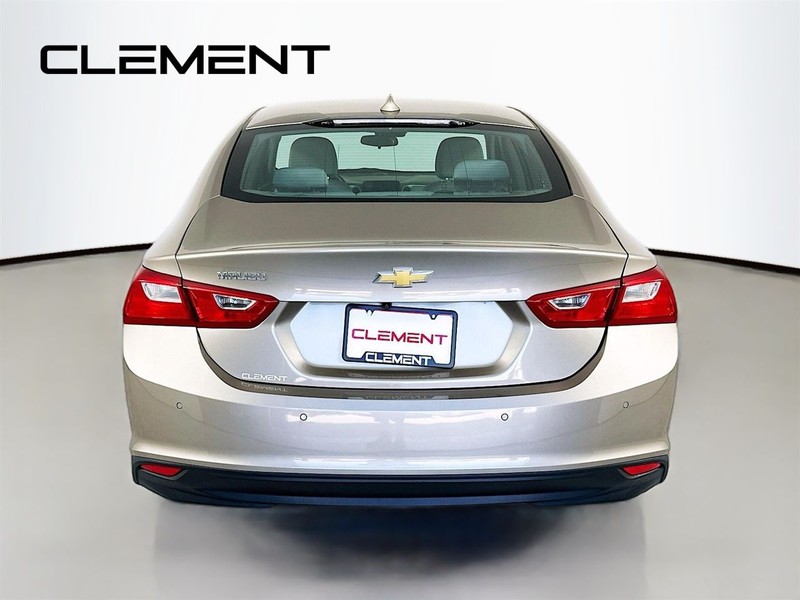 Chevrolet Malibu Vehicle Full-screen Gallery Image 08
