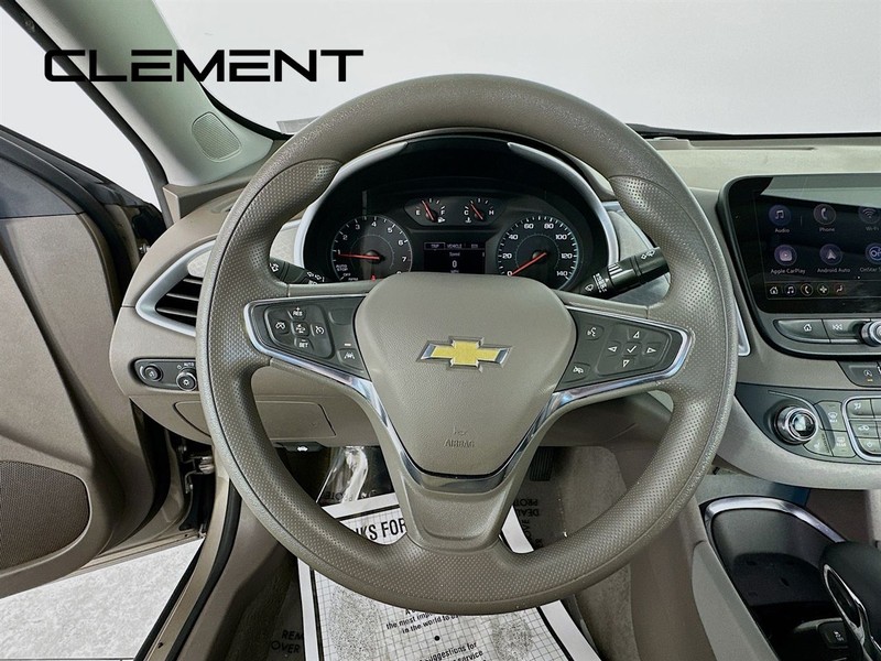 Chevrolet Malibu Vehicle Full-screen Gallery Image 15