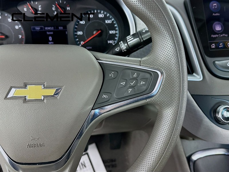 Chevrolet Malibu Vehicle Full-screen Gallery Image 17