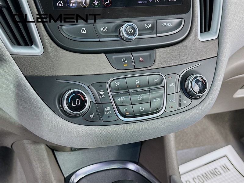 Chevrolet Malibu Vehicle Full-screen Gallery Image 22