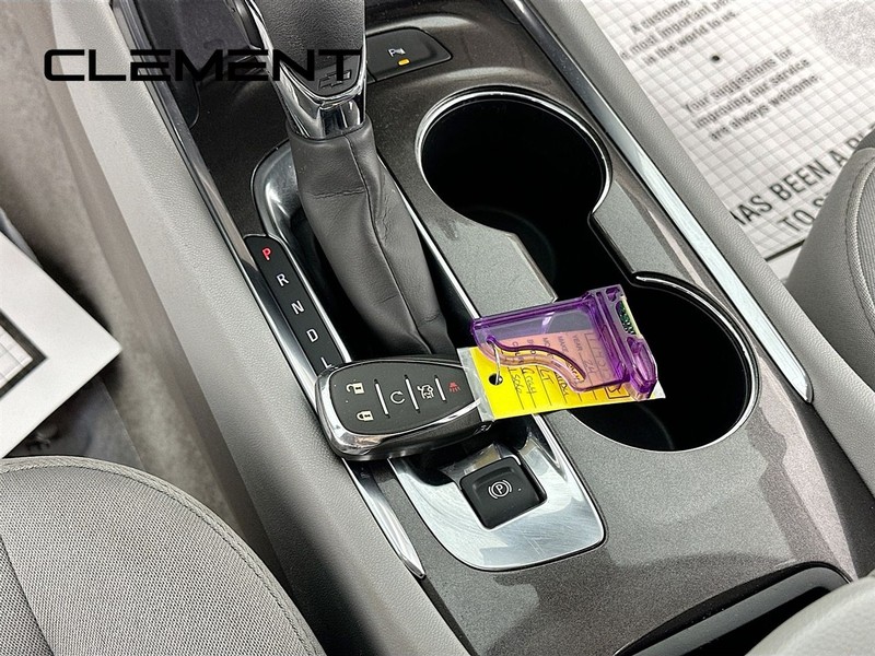 Chevrolet Malibu Vehicle Full-screen Gallery Image 24