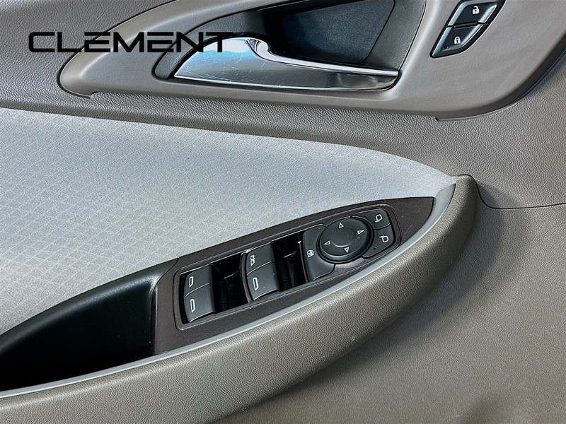 Chevrolet Malibu Vehicle Full-screen Gallery Image 26