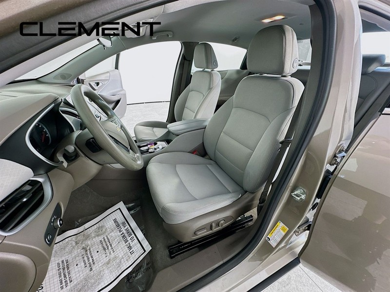 Chevrolet Malibu Vehicle Full-screen Gallery Image 29