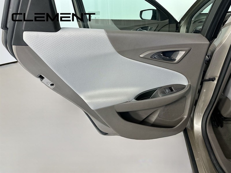 Chevrolet Malibu Vehicle Full-screen Gallery Image 30
